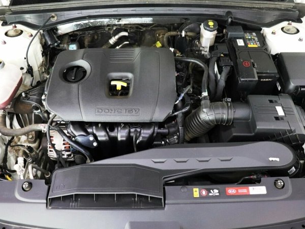 Kia K5, III фото №9