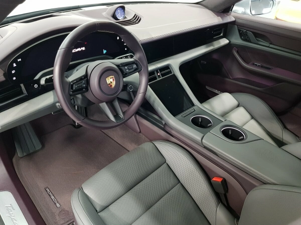 Porsche Taycan, I фото №14