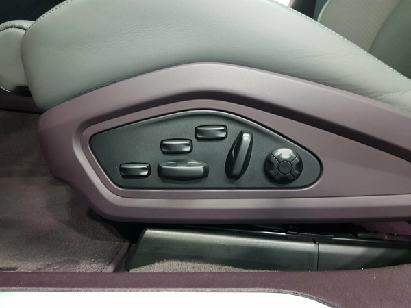 Porsche Taycan, I фото №16