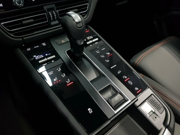 Porsche Macan, I Рестайлинг 2 фото №17