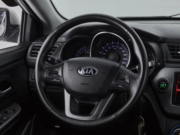 Kia Rio, III фото №17