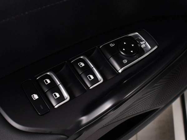Kia K5, III фото №10
