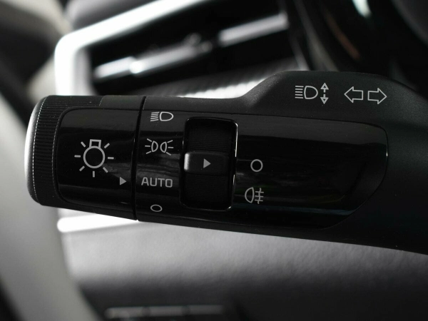 Kia K5, III фото №9