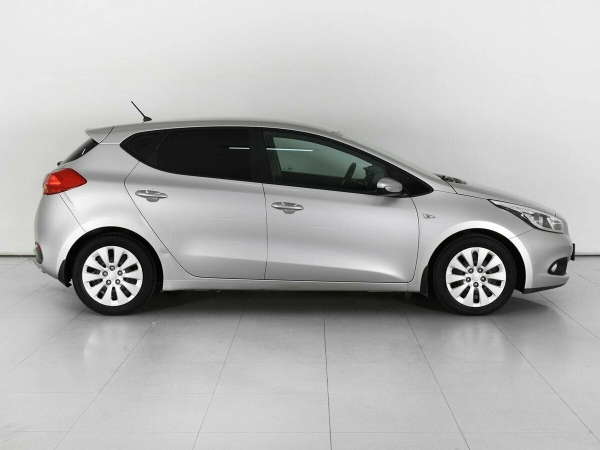 Kia Ceed, II фото №4