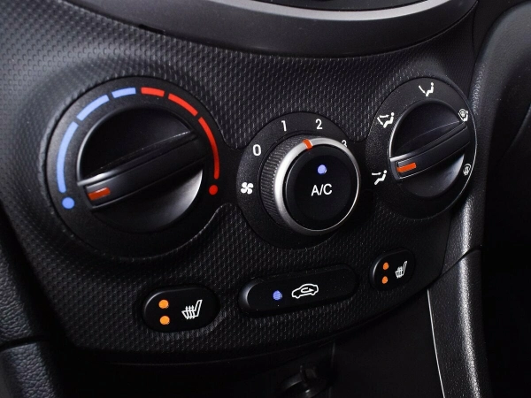 Hyundai Solaris, I Рестайлинг фото №11