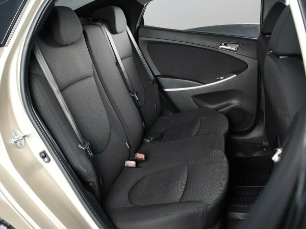 Hyundai Solaris, I фото №12