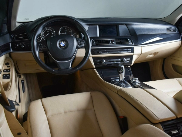 BMW 5 серии, VI (F10/F11/F07) фото №6