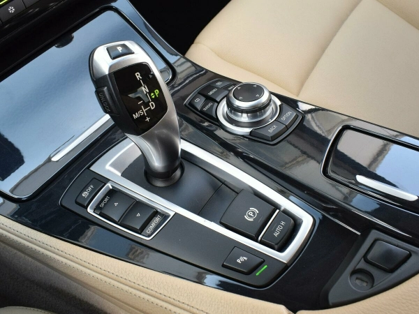 BMW 5 серии, VI (F10/F11/F07) фото №8