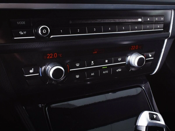 BMW 5 серии, VI (F10/F11/F07) Рестайлинг фото №12