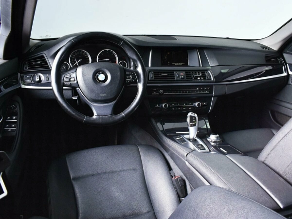 BMW 5 серии, VI (F10/F11/F07) Рестайлинг фото №6