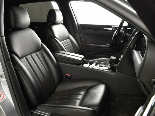 Bentley Continental Flying Spur, I фото №7