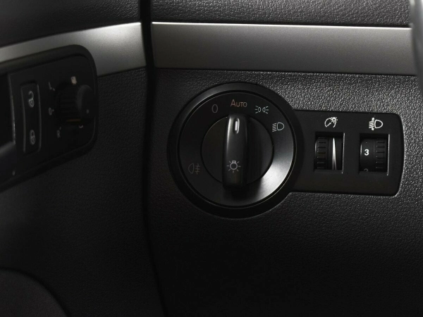 Volkswagen Touran, I Рестайлинг 2 фото №9