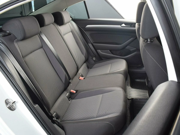 Volkswagen Passat, B8 фото №9