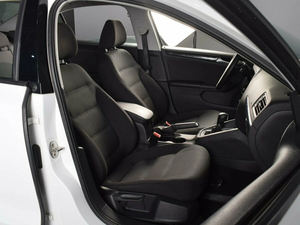 Volkswagen Jetta, VI Рестайлинг фото №7