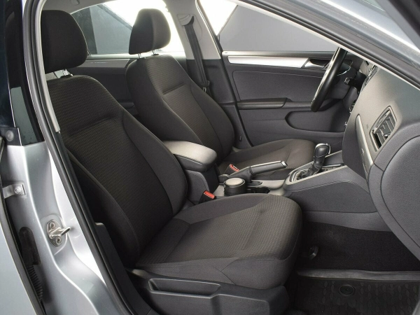 Volkswagen Jetta, VI Рестайлинг фото №6