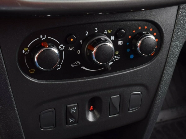 Renault Sandero, II Рестайлинг фото №8