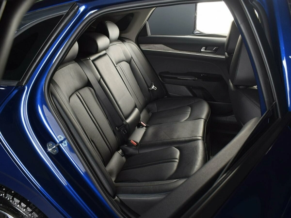 Kia K5, III фото №13