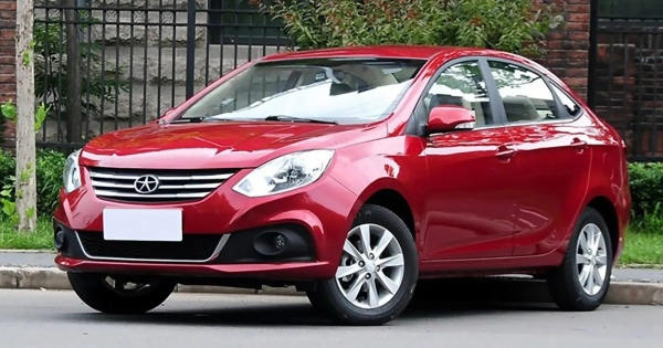 J4 (Heyue A30) Седан фото №1