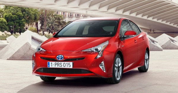 Prius Лифтбек фото №1