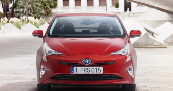 Prius Лифтбек фото №4