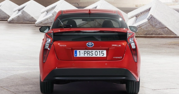 Prius Лифтбек фото №6