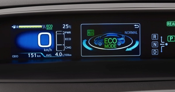 Prius Лифтбек фото №10