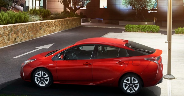 Prius Лифтбек фото №12