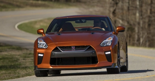 GT-R Купе фото №9