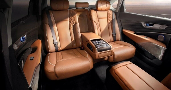 K900 Седан фото №10