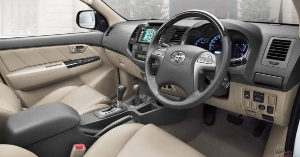 Fortuner Внедорожник 5 дв. фото №10