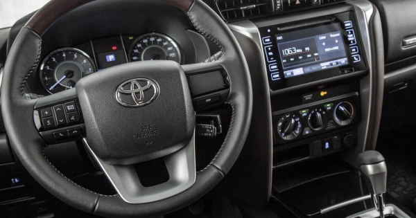 Fortuner Внедорожник 5 дв. фото №13