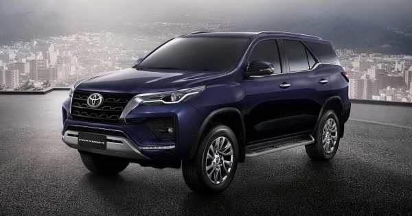Fortuner Внедорожник 5 дв. фото №5