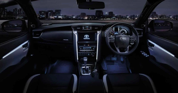 Fortuner Внедорожник 5 дв. фото №15