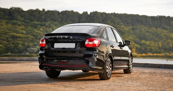 Granta Лифтбек Drive Active/Sportline фото №2