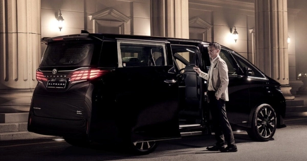 Alphard Минивэн фото №1
